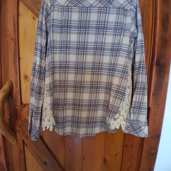 White Crow Summer Seersucker Plaid Button Down Shirt with Lace Panels - Picture 6 of 13